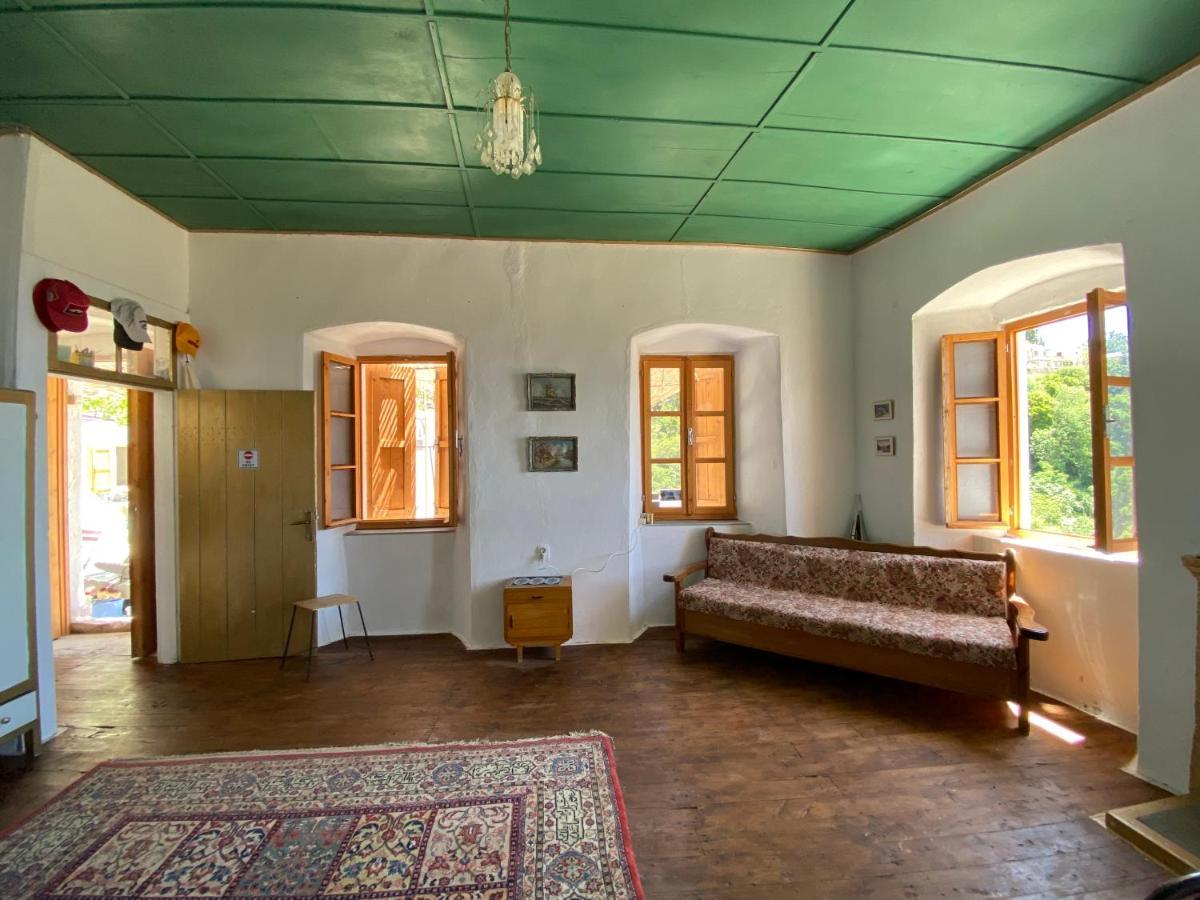 Shotgun Hostel & Guesthouse Vuno Extérieur photo